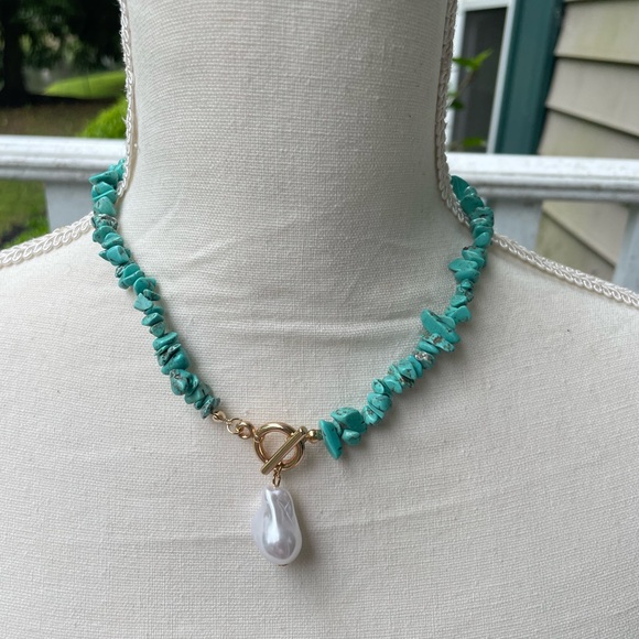 NEW ARRIVALS STATEMENT NECKLACE - Picture 4 of 16